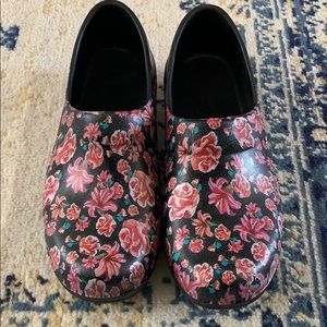 Floral Crocs Mules size woman’s 9